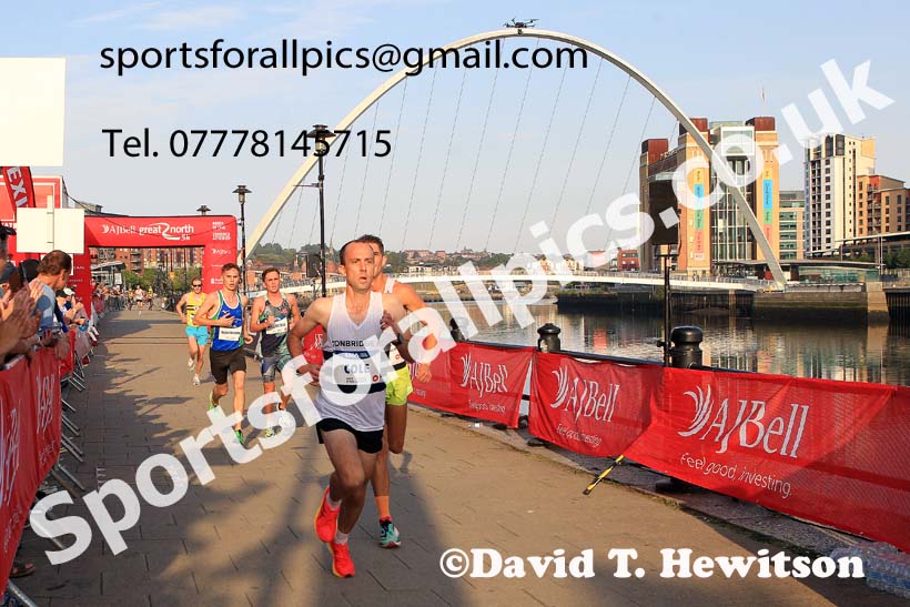 The 2023 UK Athletics Mens 5k Road Race Champs., Newcastle Quayside.  Photo: David T. Hewitson/Sports for All Pics
